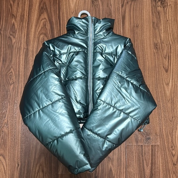 Urban Outfitters size small holographic crop puffer winter jacket - Picture 1 of 3